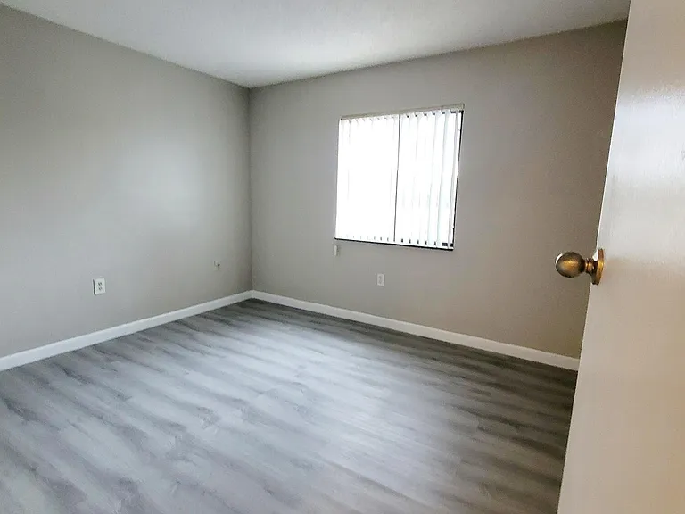 235 San Juan Cir — Photo 14