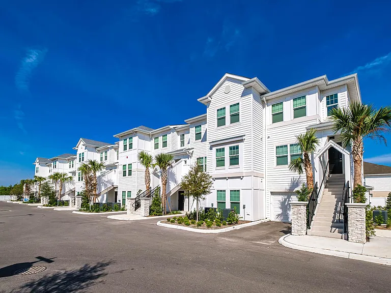 Altis Grand Suncoast Apartments — Photo 48