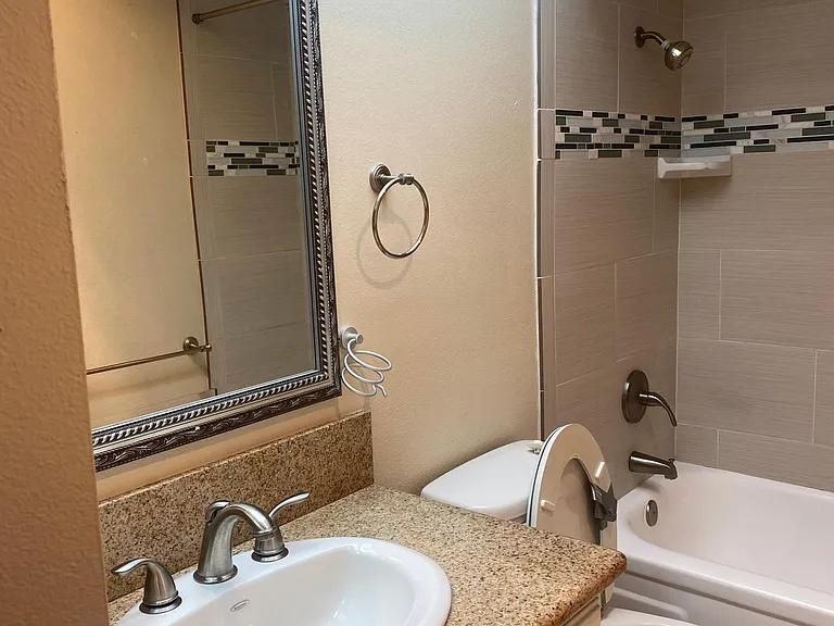 10140 Reseda Blvd — Photo 4