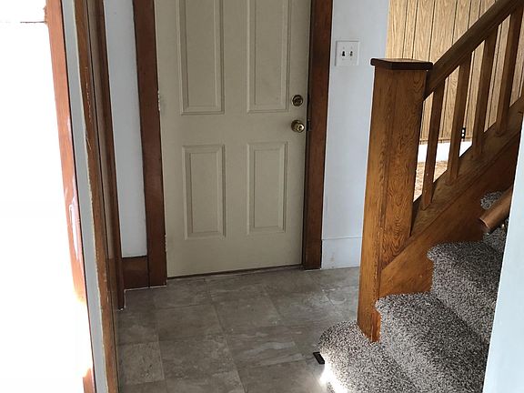 2nd image of 911 Mulberry Ave