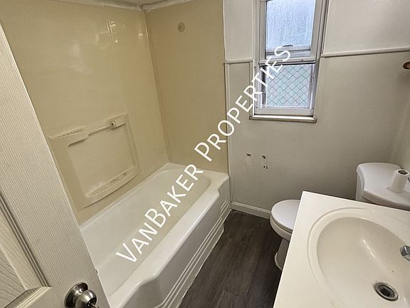 3rd image of 3199 W 116th St #Up