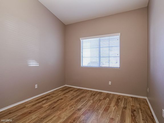 06-Bedroom1-lg