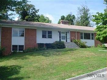 1st image of 1306 Highland Cir