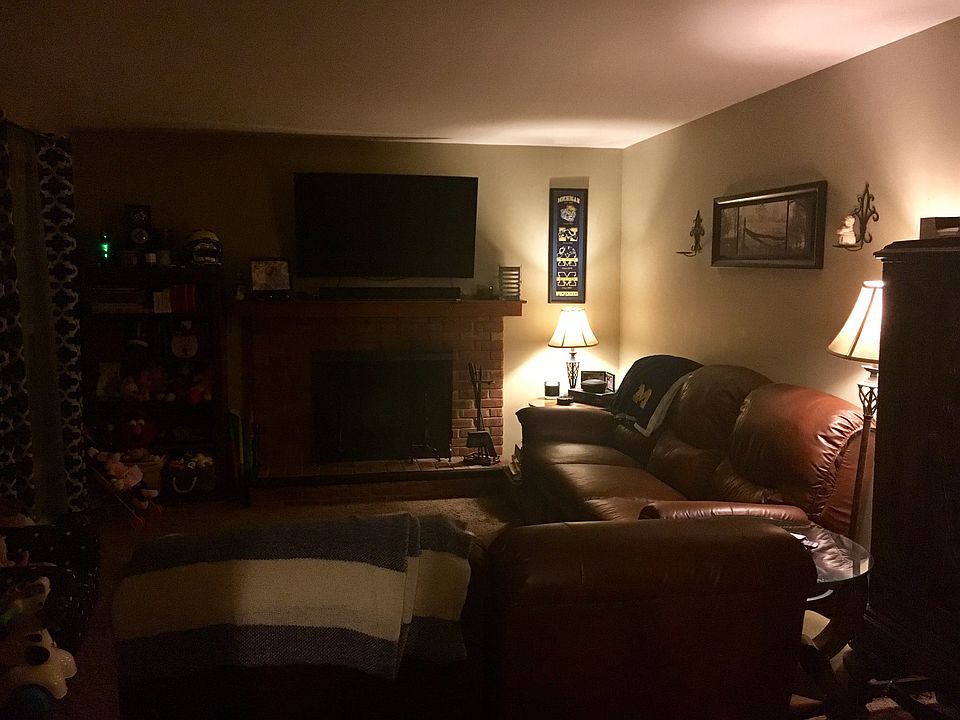 2nd image of 709 Lenora Ave NW