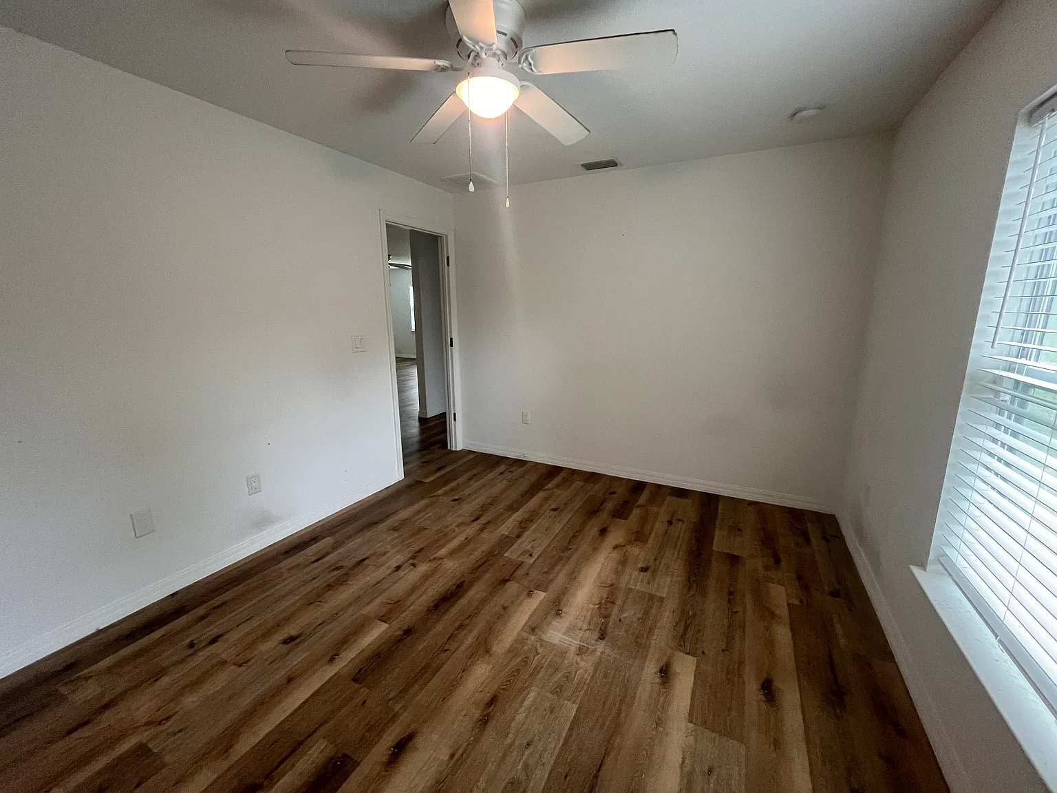 3 bed, 1880 sqft, $1,050 — Photo 1