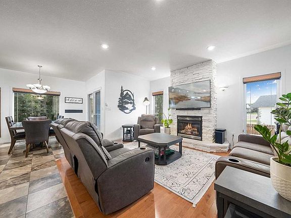 5th image of 2448 W 7th Ave NE