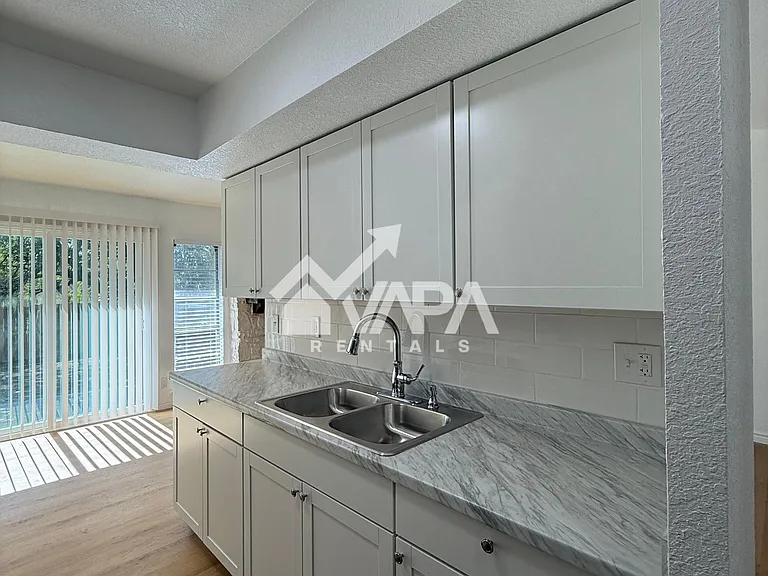 9318 Adams Hill Dr — Photo 4
