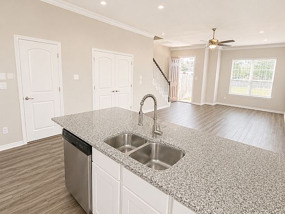 3rd image of 436 Northwood Dr