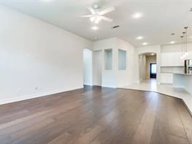 2336 Boatman Dr — Photo 3
