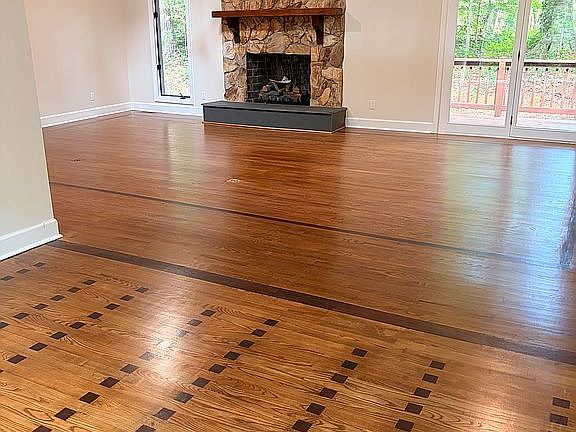 3rd image of 518 Rockwood Ct