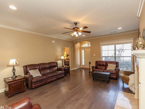 5th image of 5 Chapman Ln