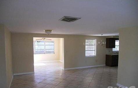 3rd image of 5601 Elkhorn Blvd
