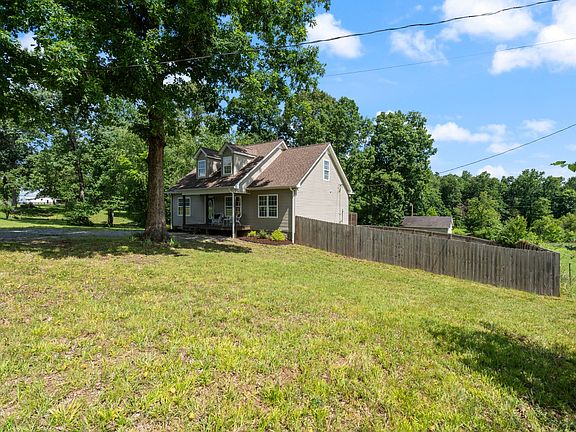 3rd image of 1099 Old County House Rd
