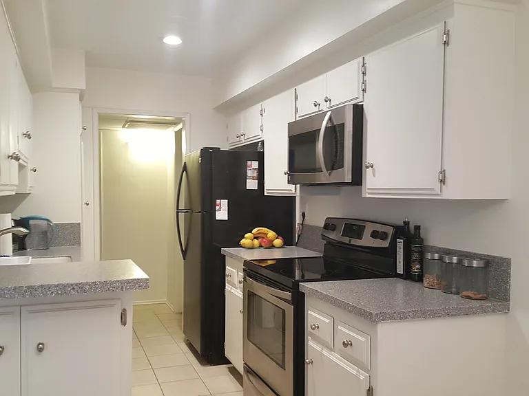 5343 Yarmouth Ave #23 — Photo 8