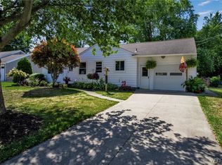 4805 Edgewood Dr, Hamburg, NY