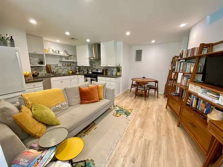 3243 Malcolm Ave — Photo 15
