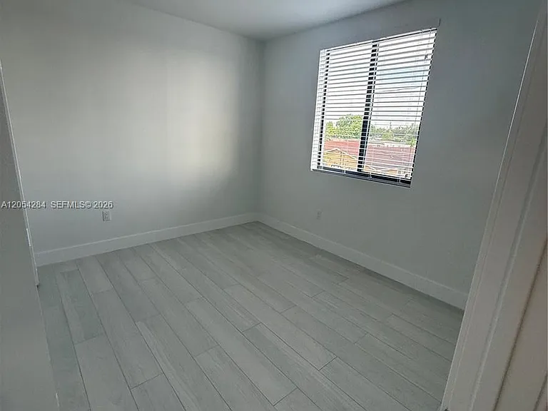 1091 E 17th St #403 — Photo 8