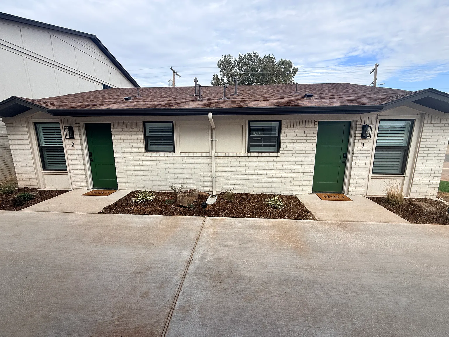 3200 N Park Ln — Photo 1