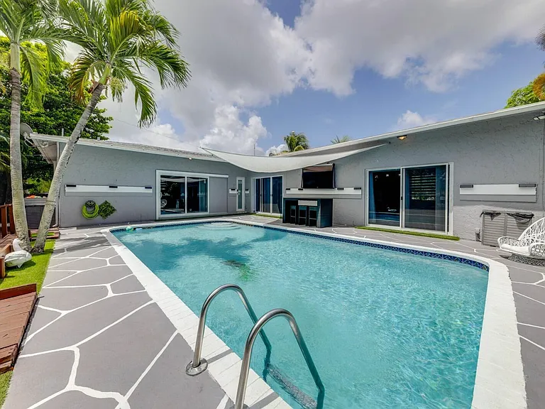 3609 SW 58th Ave — Photo 6
