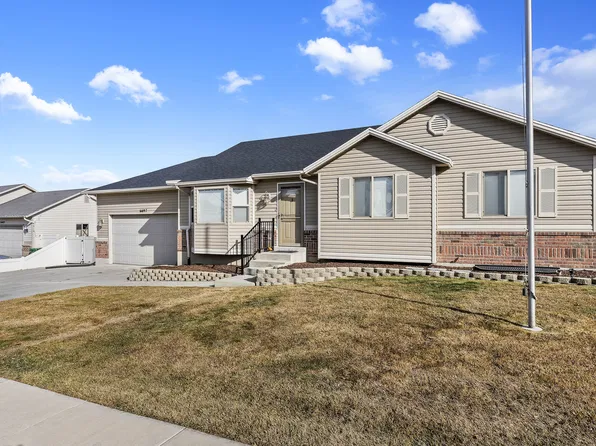 6697 S Duchess St, West Jordan, UT