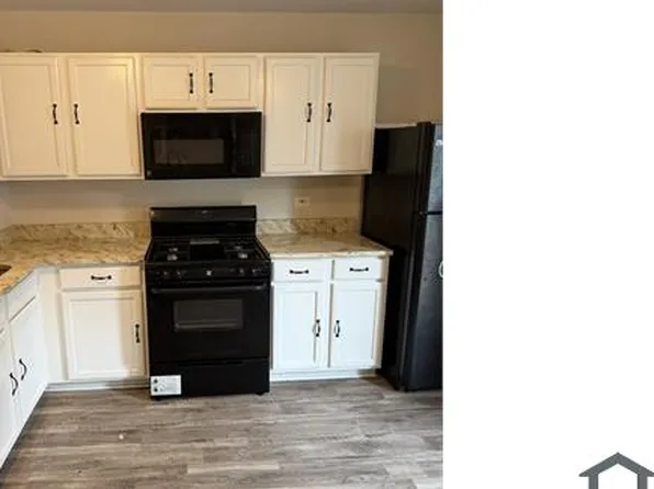 105 Canterbury Ln, Bolingbrook, IL 60440