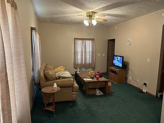 5th image of 222 E 30th St