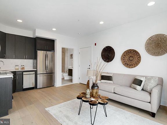 5th image of 500 Fairmount Ave #301