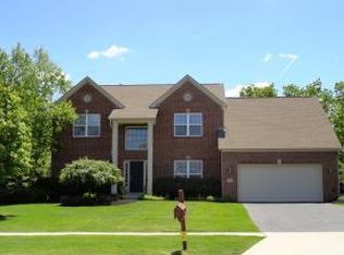 2652 Abbey Knoll Dr, Lewis Center, OH 43035