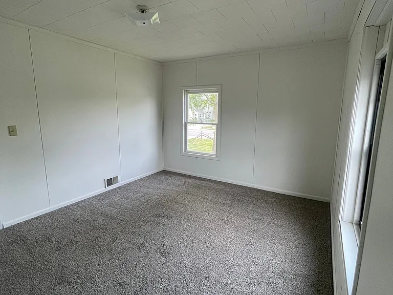 373 W Church St — Photo 6