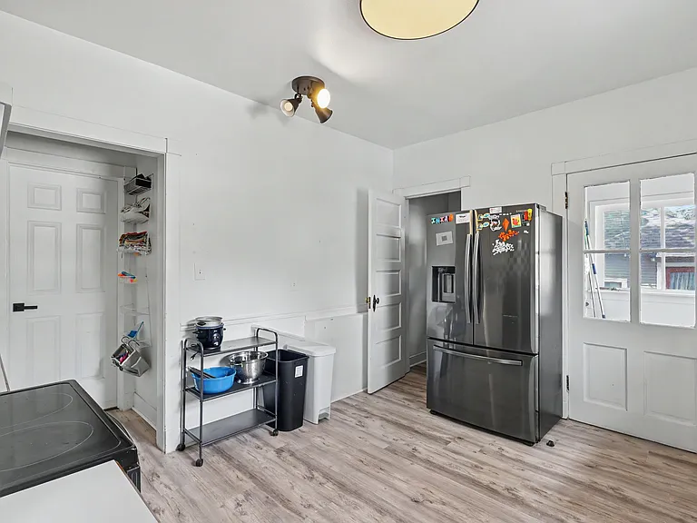 416 E Uintah St — Photo 7