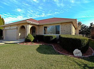 7833 Woodstock Dr, Tinley Park, IL 60477