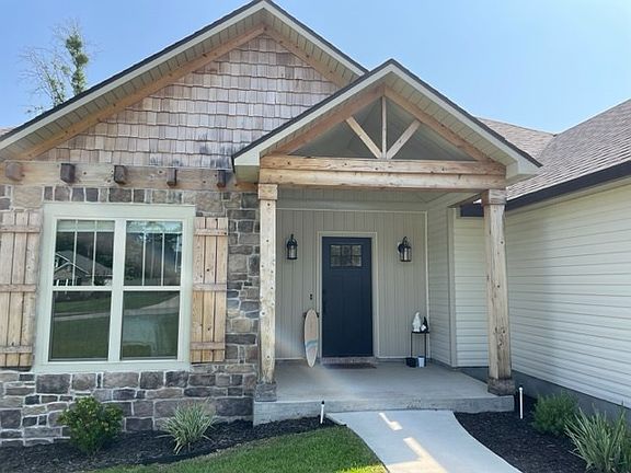 2nd image of 4028 Gramercy Dr