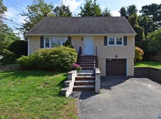 723 Ridgewood Ave, Oradell, NJ 07649