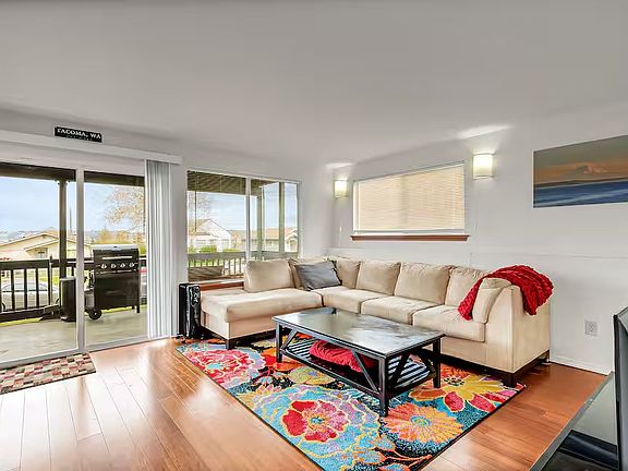 5th image of 2228 E 34th St Unit 2
