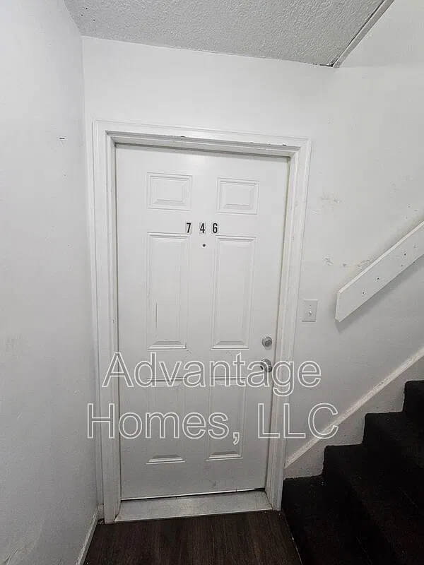 2 bed, 1.0 bath, 900 sqft, $950 — Photo 3