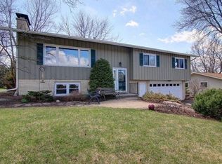 517 Mark Dr, Verona, WI 53593