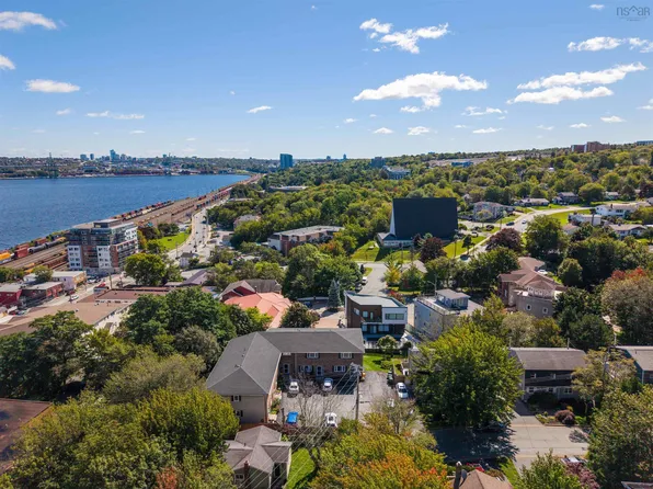 18 Pioneer Ave #1-A, Halifax, NS B3M 1W8