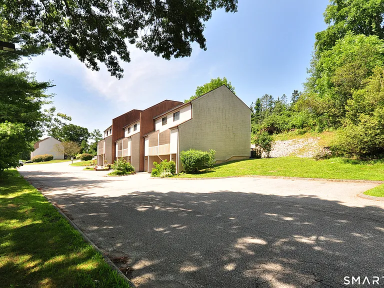 349 Allen Rd #10A — Photo 4