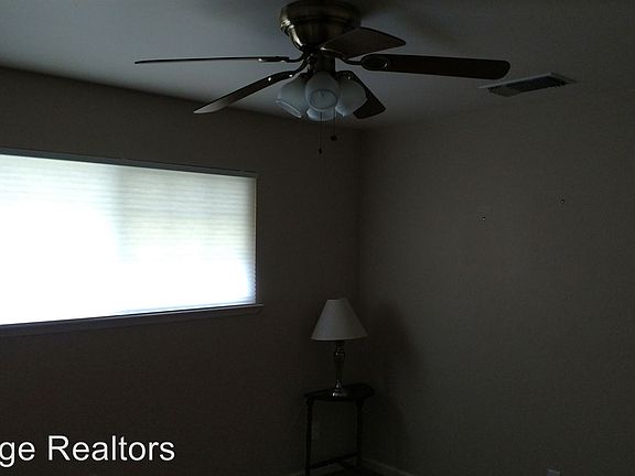 4th image of 432 W Burlwood Ln