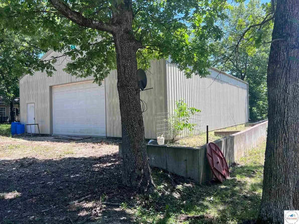 31066 Wolf Ave, Warsaw, MO 65355