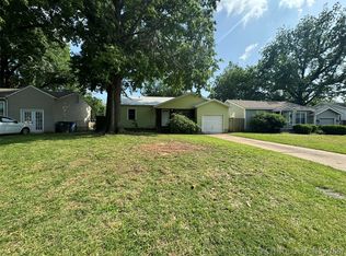 242 E 45th Pl, Tulsa, OK 74105