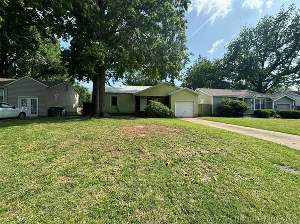 242 E 45th Pl, Tulsa, OK 74105