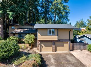 947 S R St, Cottage Grove, OR 97424