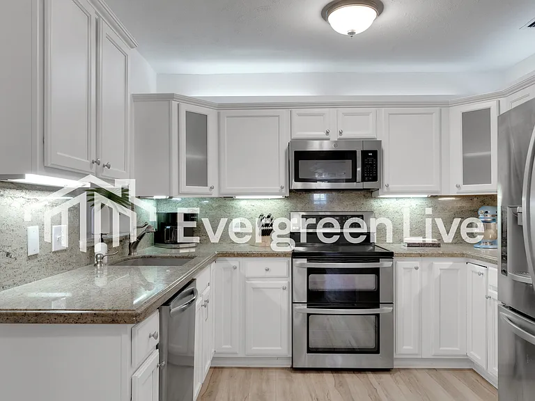 1428 NE 17th Ave — Photo 12