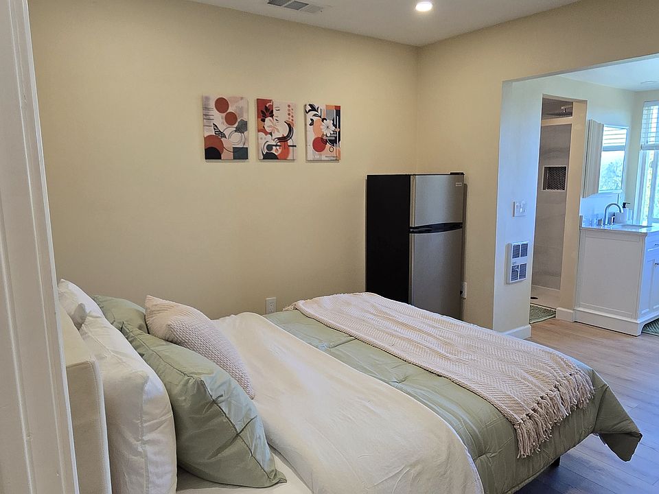 1st image of 4931 Milano Way #3