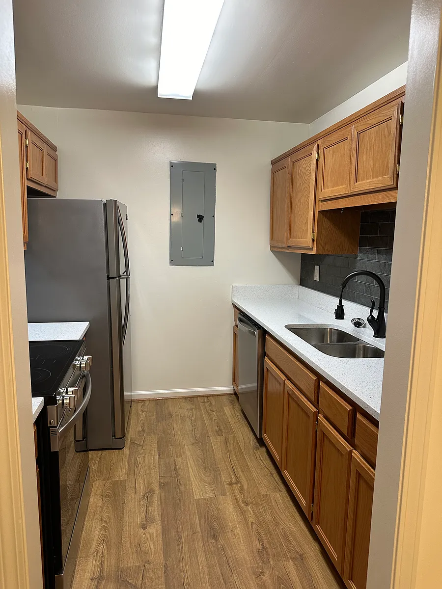 Building Photo - 2122 Acklen Ave #7