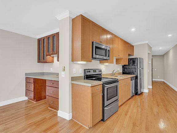 4th image of 3322 Buchanan St APT 211
