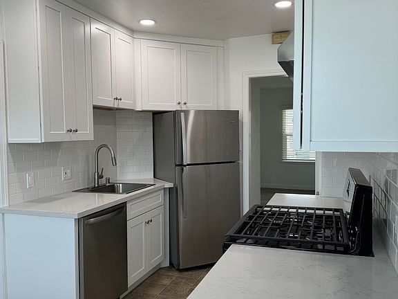 2nd image of 227 Nieto Ave Unit A