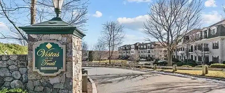 1st image of 221 Vistas Ct