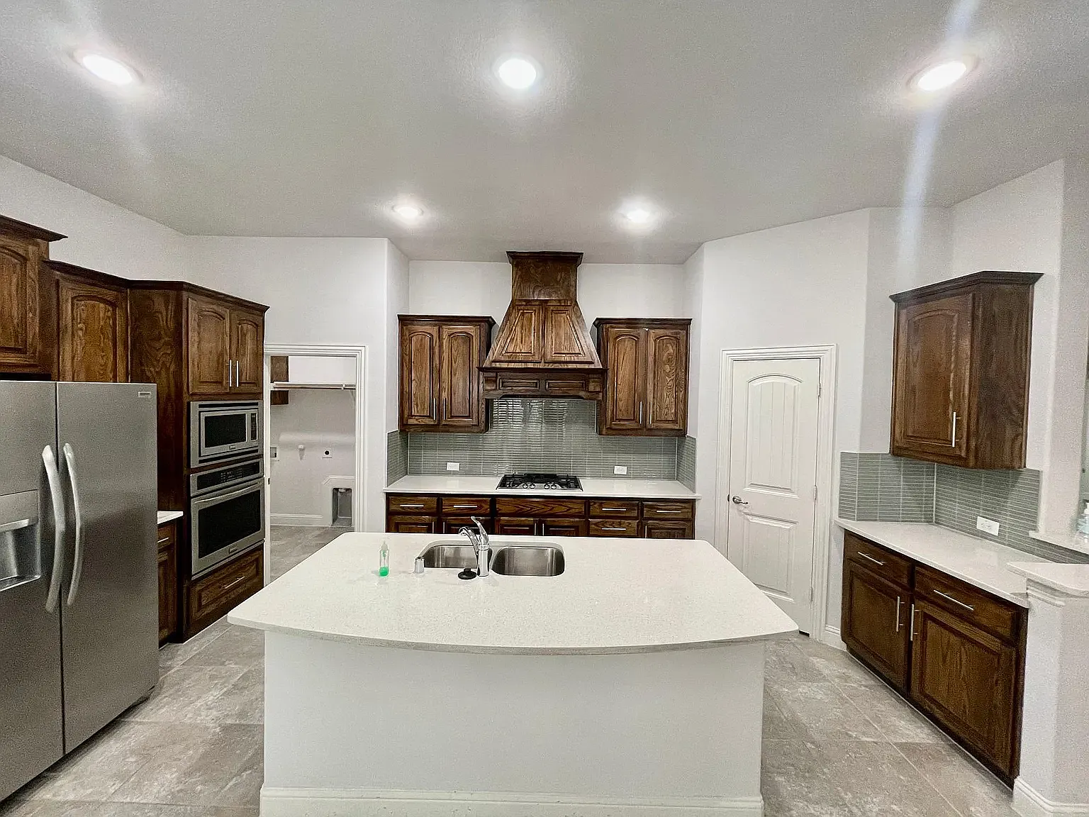 3 bed, 2057 sqft, $2,795 — Photo 4